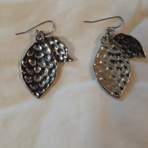 Green Leaf Earrings - Picture 3 of 3